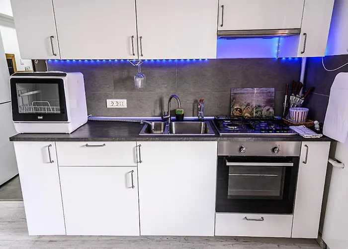 Modern - Gara De Nord *