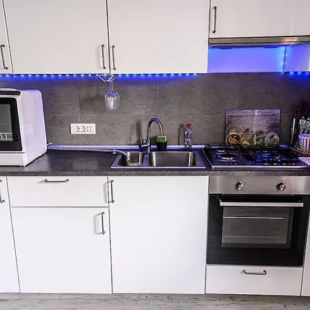 Modern - Gara De Nord *